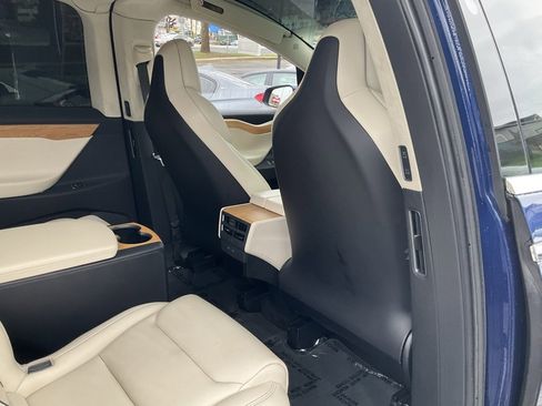 Used 2018 Tesla Model X 100D image 53