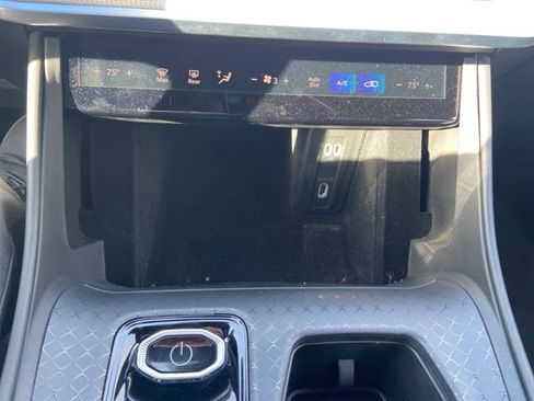 Used 2024 Jeep Wagoneer Launch Edition image 27