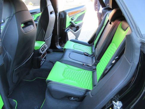 Used 2022 Lamborghini Urus image 45