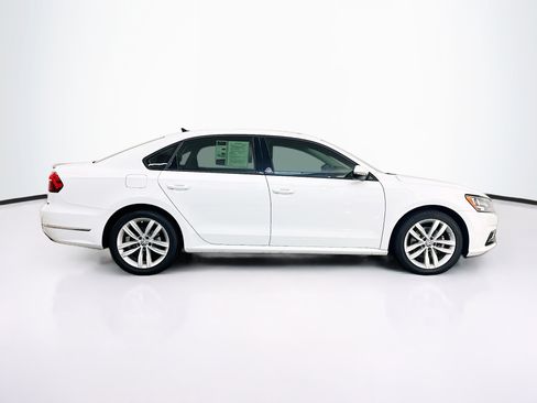 Used 2019 Volkswagen Passat 2.0T Wolfsburg w/ Wheels & Sunroof Package FWD image 10