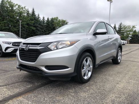 Used 2016 Honda HR-V LX image 3