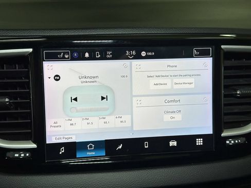 Used 2023 Chrysler Pacifica Touring-L FWD image 41