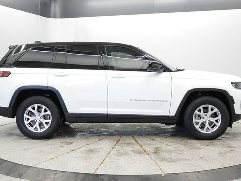 Used 2022 Jeep Grand Cherokee Limited AWD/4WD image 7