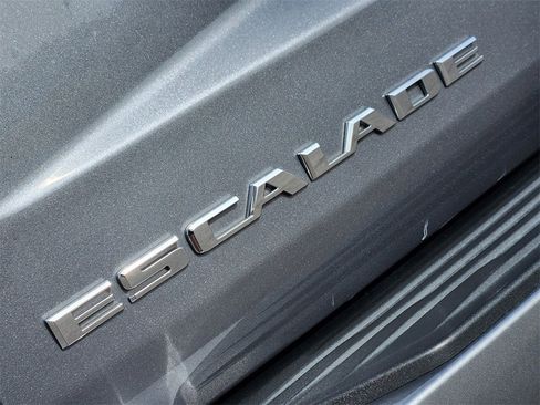 Used 2021 Cadillac Escalade Premium Luxury image 12