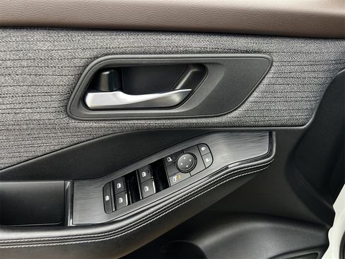 Certified 2021 Nissan Rogue SV image 23