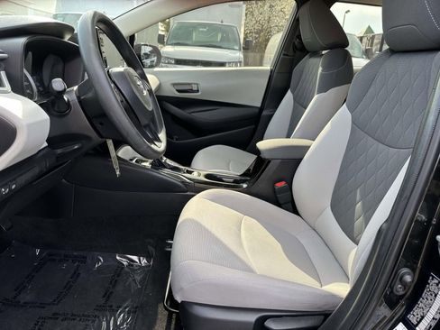 Used 2022 Toyota Corolla LE image 22