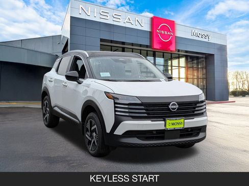 New 2026 Nissan Kicks SV w/ SV Premium Package image 2