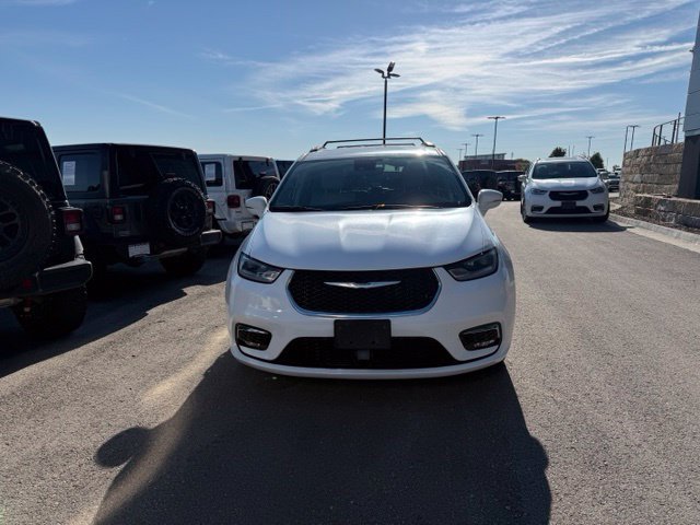 Used 2021 Chrysler Pacifica Touring-L FWD image 8