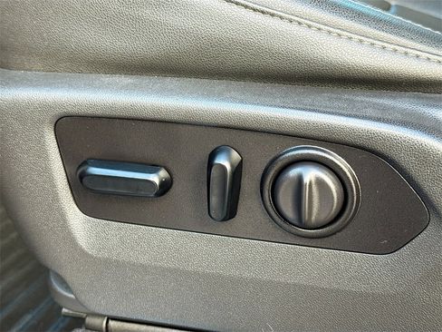 Used 2021 Chevrolet Silverado 2500 LTZ w/ LTZ Convenience Package image 27