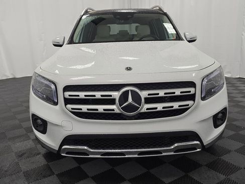 Used 2023 Mercedes-Benz GLB 250 4MATIC w/ Premium Package image 9