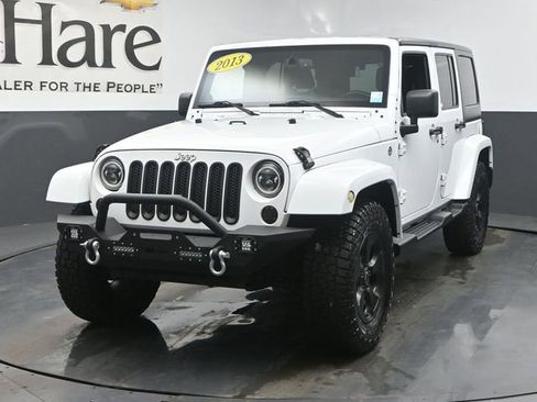 Used 2013 Jeep Wrangler Unlimited Sahara w/ Dual Top Group AWD/4WD image 7