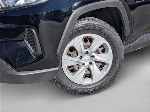 Used 2019 Toyota RAV4 LE image 18