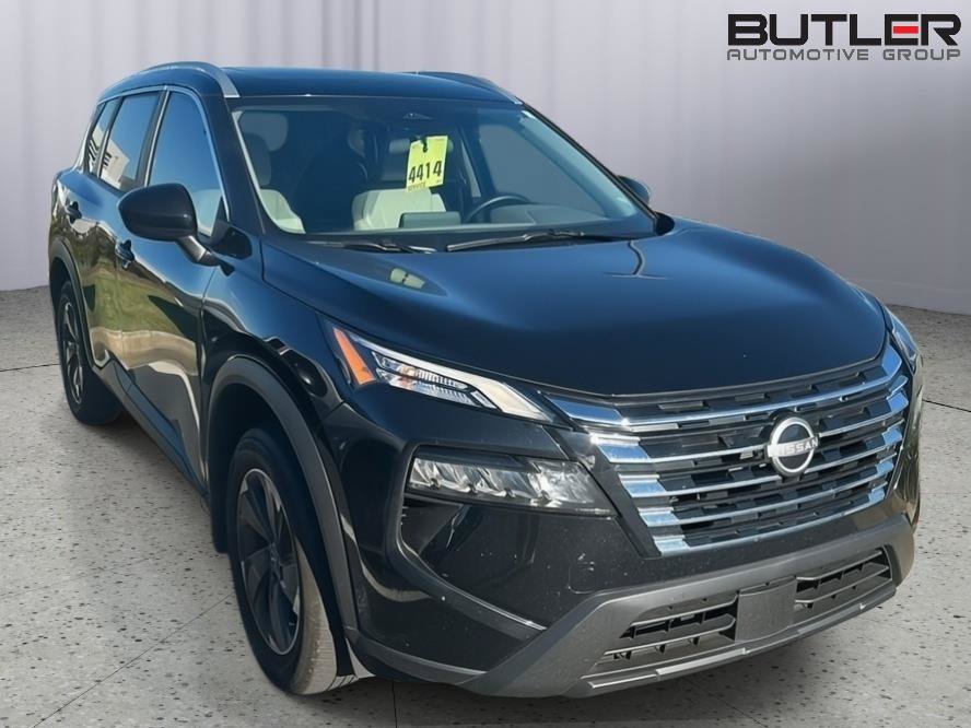 Used 2026 Nissan Rogue SV w/ SV Premium Package FWD image 4
