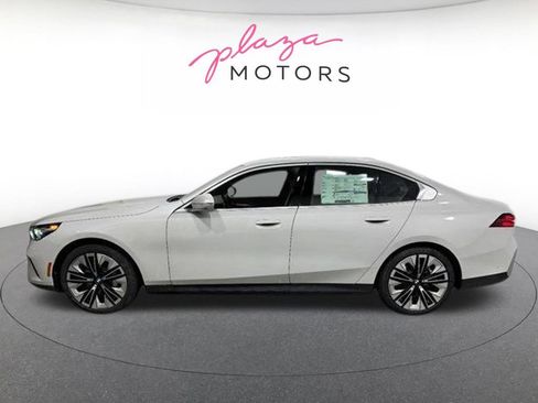 Used 2026 BMW 530i xDrive w/ Premium Package AWD/4WD image 8