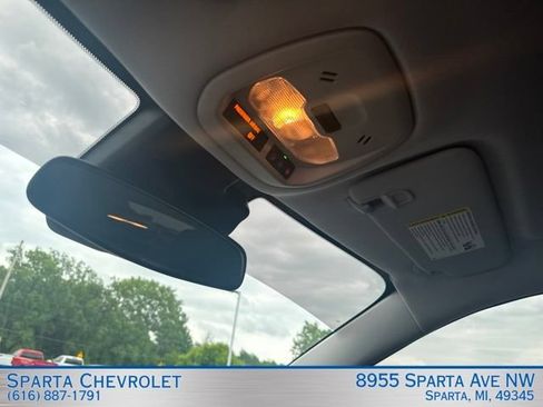 Used 2024 Chevrolet Trax LT w/ Driver Confidence Package FWD image 23