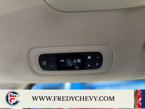 Used 2020 Chrysler Pacifica Touring-L FWD image 26