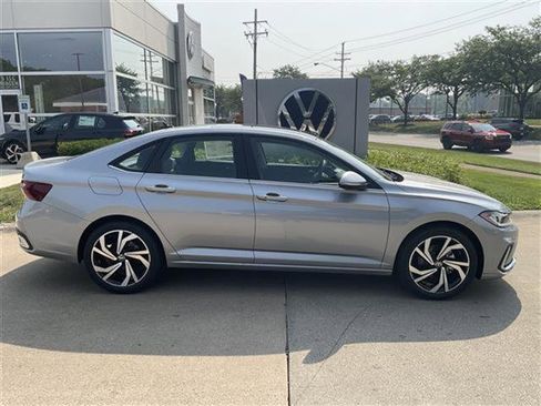 New 2025 Volkswagen Jetta SEL image 2