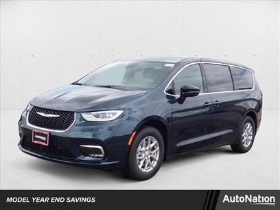 New 2025 Chrysler Pacifica Select