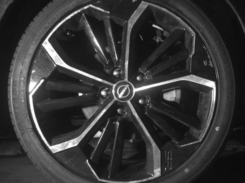 Used 2025 Nissan Altima 2.5 SR FWD image 13