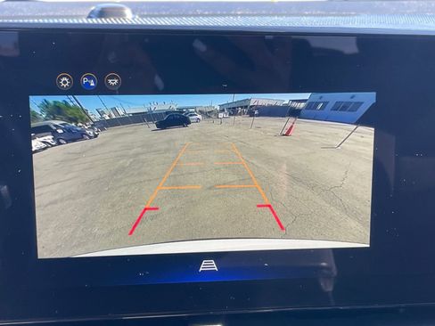 Used 2025 Chevrolet Equinox LT image 17