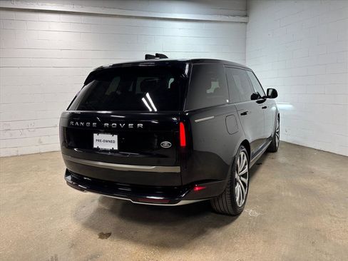 Used 2023 Land Rover Range Rover Long Wheelbase SE image 7