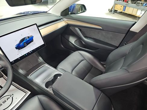 Used 2023 Tesla Model 3 Standard Range image 27