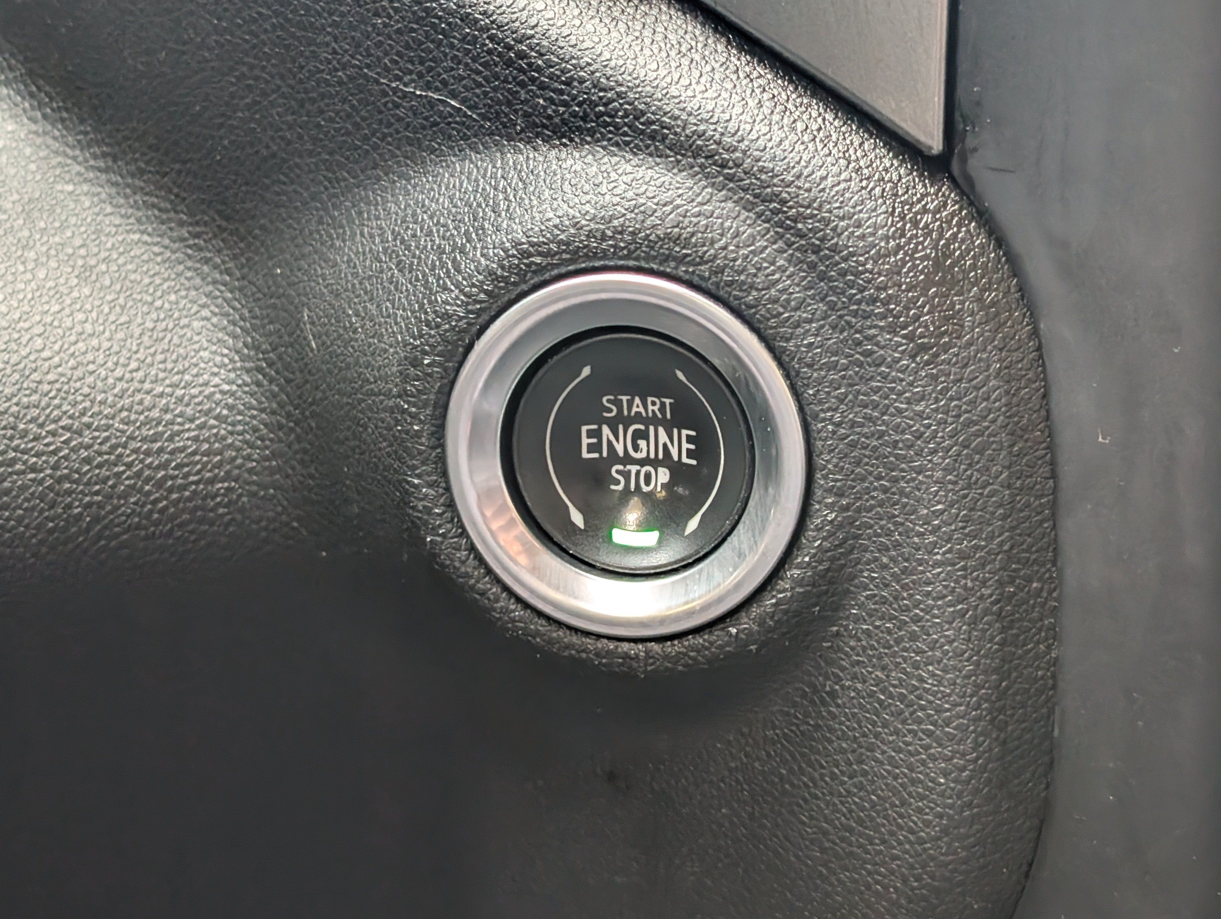 Used 2022 Chevrolet Silverado 1500 LT AWD/4WD image 31