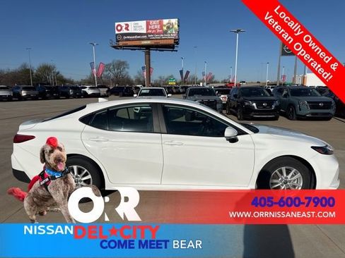 Used 2025 Toyota Camry LE image 6