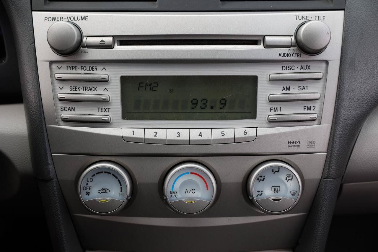 Used 2011 Toyota Camry LE FWD image 28
