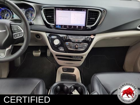 Used 2023 Chrysler Pacifica Touring-L FWD image 21