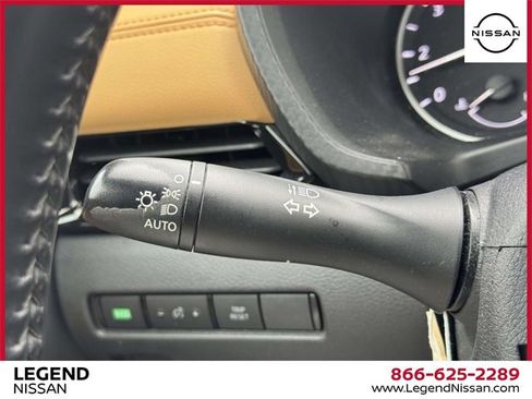 Used 2022 Nissan Sentra SV w/ SV Premium Package image 18