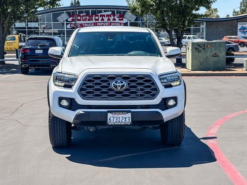 Used 2023 Toyota Tacoma TRD Off-Road w/ Black Out Package (TMS) AWD/4WD image 6
