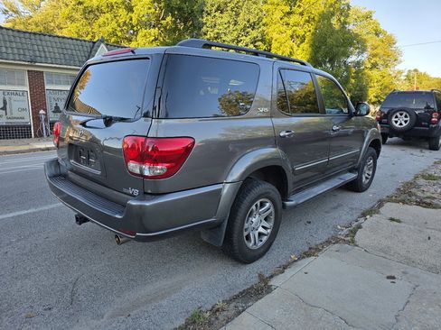 Used 2006 Toyota Sequoia SR5 image 6