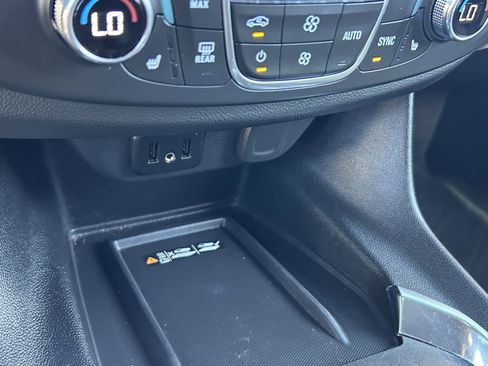 Used 2023 Chevrolet Traverse LT AWD/4WD image 21