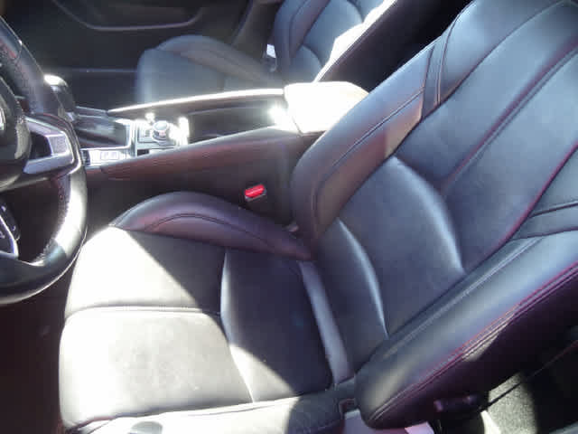 Used 2018 MAZDA MAZDA3 Touring FWD image 6