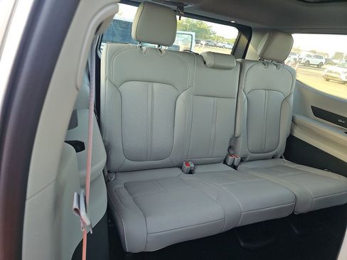 Used 2024 Jeep Wagoneer 4WD w/ Premium Group I image 13