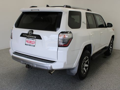Used 2018 Toyota 4Runner TRD Off-Road Premium AWD/4WD image 7