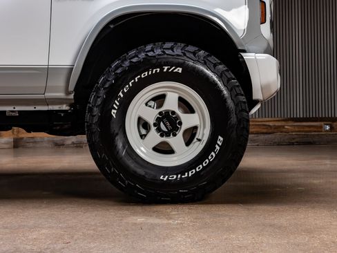 Used 2026 Ford Bronco Heritage Edition AWD/4WD image 12