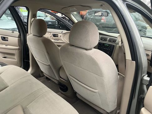 Used 2004 Ford Taurus SE image 28