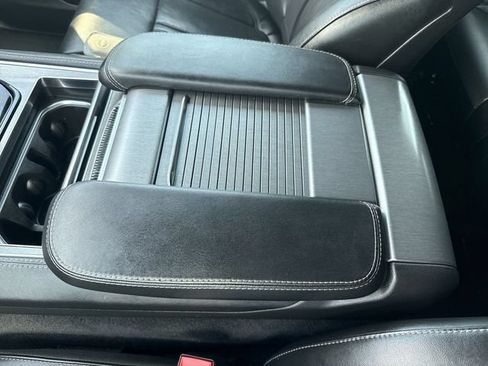 Used 2025 Jeep Wagoneer 4WD image 21
