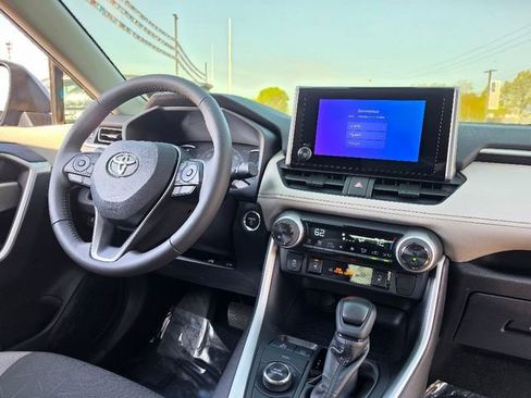 Used 2025 Toyota RAV4 XLE w/ Convenience Package AWD/4WD image 13