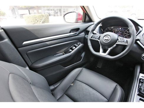 New 2025 Nissan Altima 2.5 SL image 6