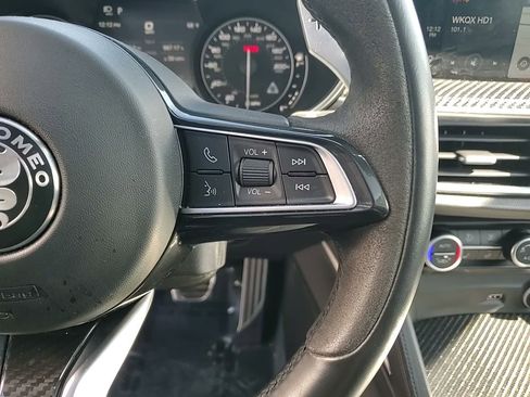 Used 2023 Alfa Romeo Stelvio Quadrifoglio image 29