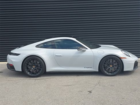 Used 2025 Porsche 911 Carrera 4 GTS image 8