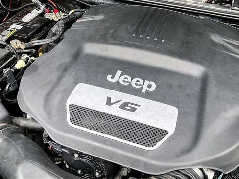 Used 2016 Jeep Wrangler Unlimited Rubicon AWD/4WD image 30