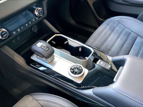 New 2026 Mitsubishi Outlander SE image 8