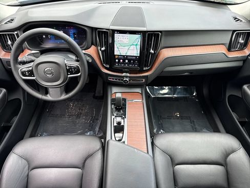 Certified 2023 Volvo XC60 T8 Plus AWD/4WD image 12