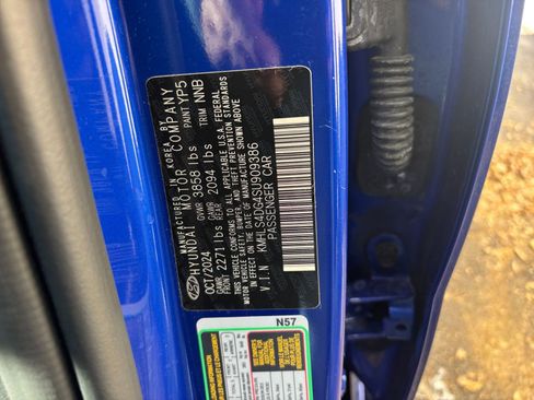 Used 2025 Hyundai Elantra SEL image 29