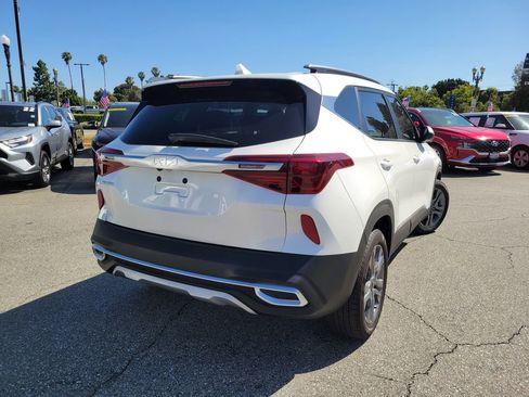 Used 2023 Kia Seltos S FWD image 2