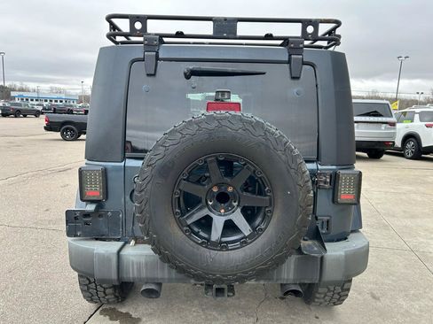 Used 2007 Jeep Wrangler Unlimited Sahara image 6